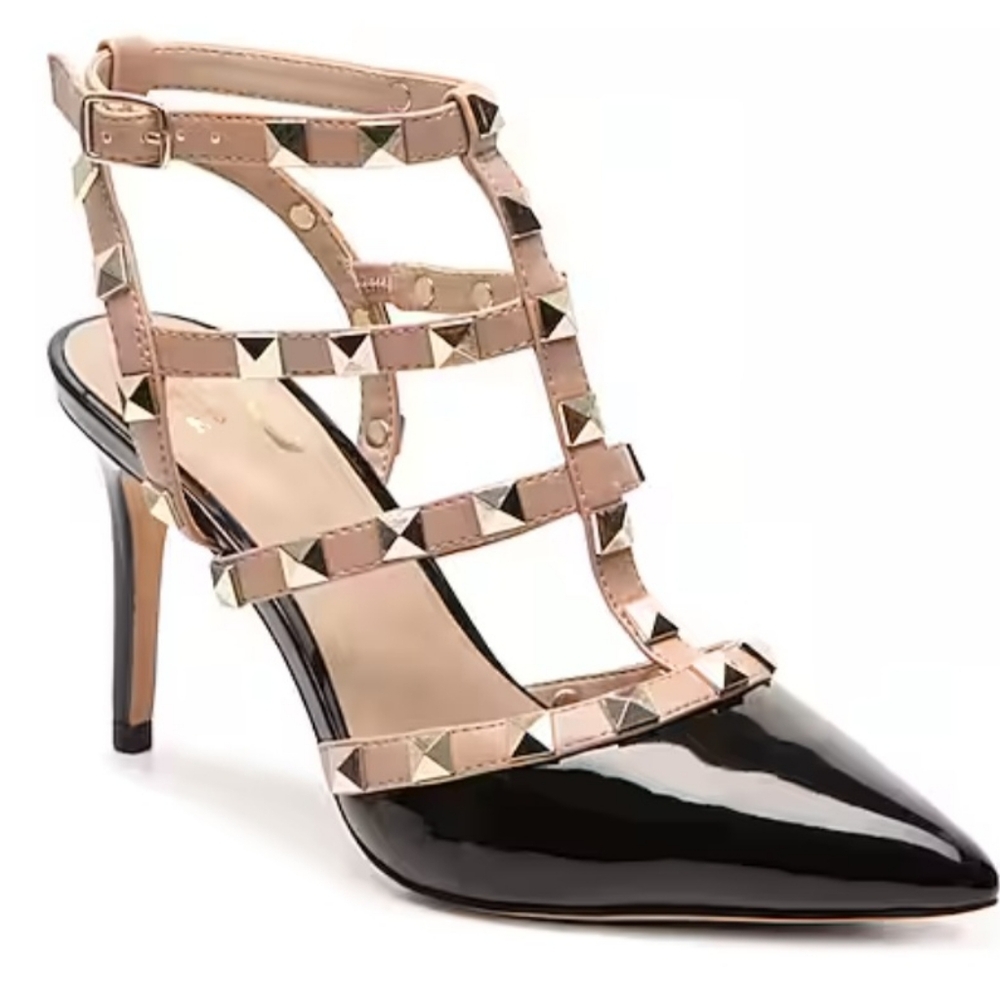 Sole Society black studded point toe heel